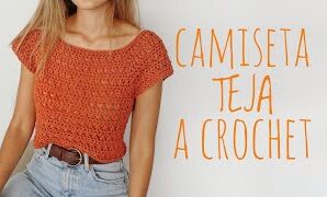 Aprende a tejer una vistosa camiseta teja a crochet.