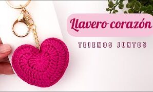 Cómo tejer un llavero de corazón doble crochet.