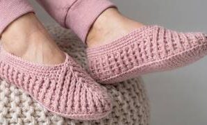 Cómo tejer unas bonitas y cómodas pantuflas de ganchillo.