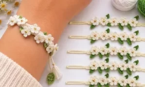 Cómo tejer fácil pulsera de flores a crochet.